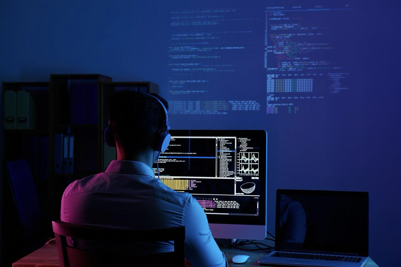 a forensic expert working on their computer